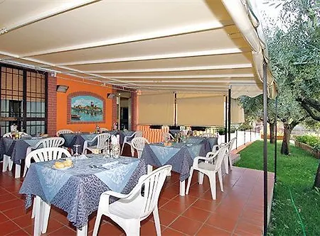 Azzurra ホテル 3*