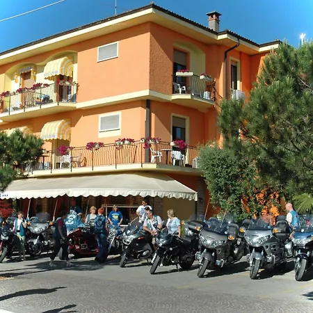 Azzurra Sirmione