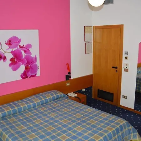 Azzurra Hotel 3*